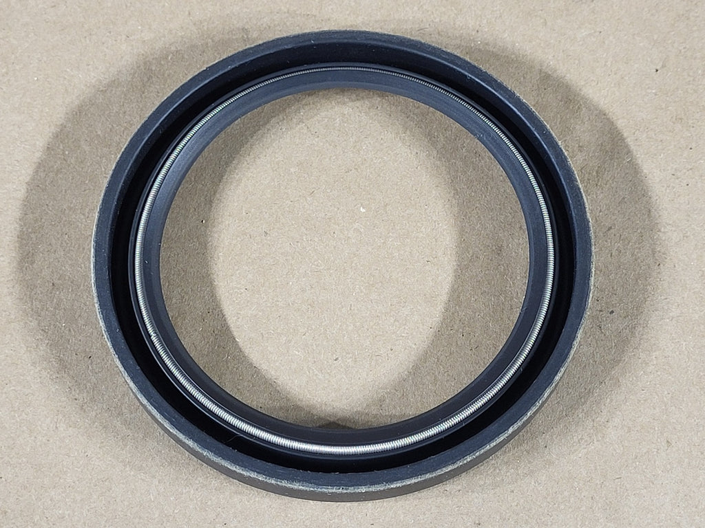 PARKER JM Clipper Oil Seal 16744-H1L5, 3.5in. Shaft x 4.5in. Bore x 0.5in. Seal Length