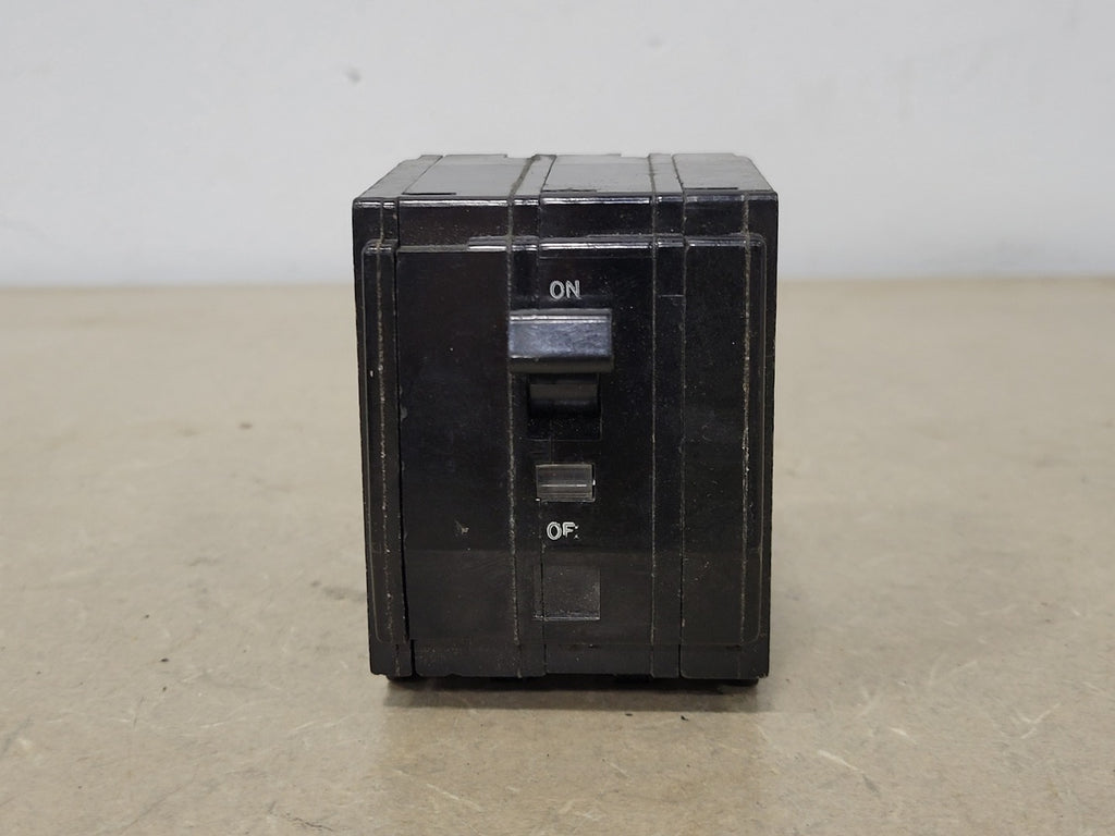 SQUARE D 15 Amp, 3 Pole, 120/240 volts Circuit Breaker QO315