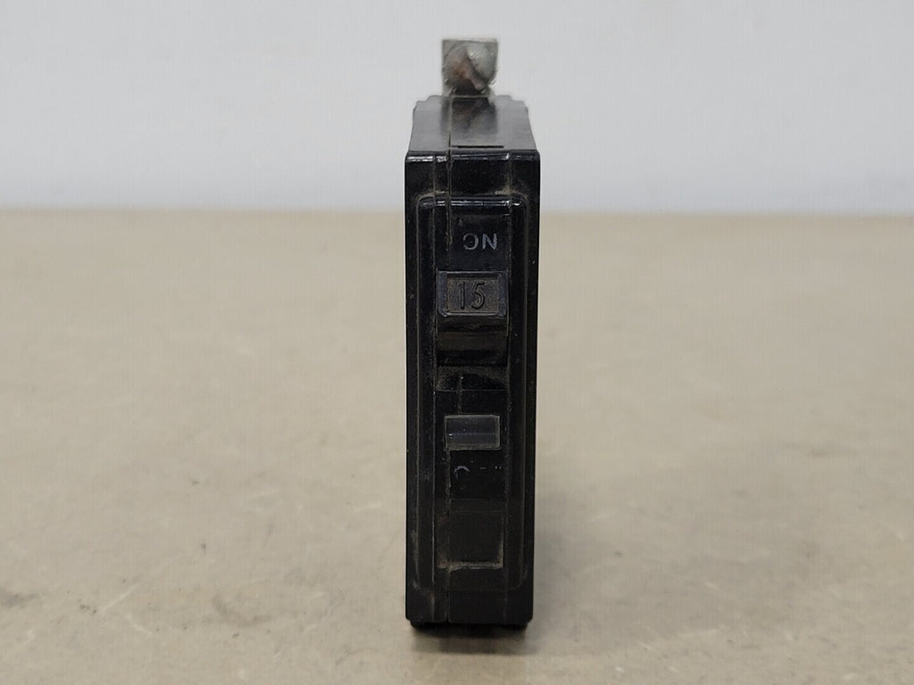 SQUARE D 15 Amp, 1 Pole, 120/240 volts Circuit Breaker QO115