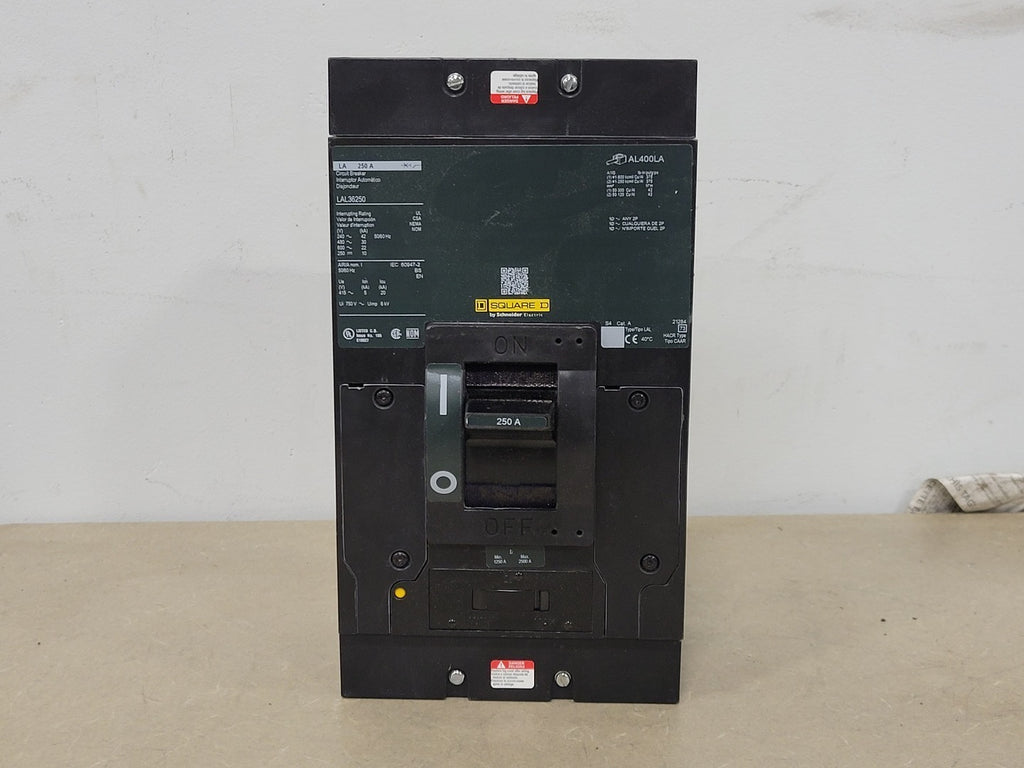 SQUARE D 250 Amp, 3 Pole, 600 Volts Circuit Breaker LAL36250