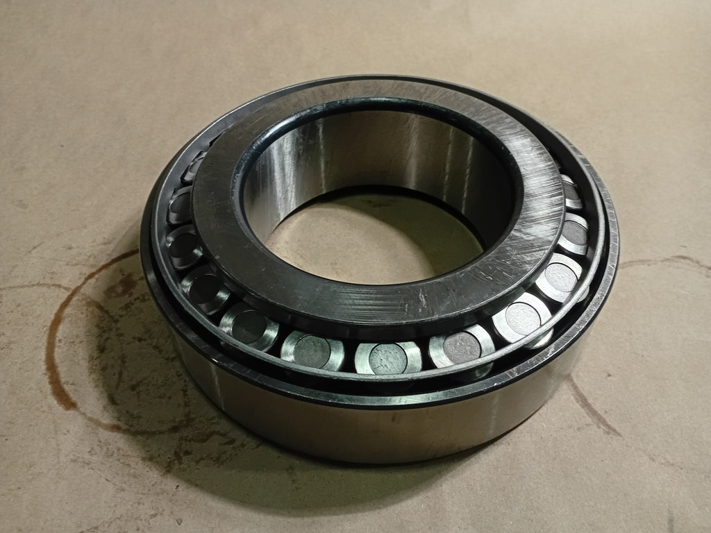 SKF Single Row Tapered Roller Bearing 120mm ID x 215m OD x 61.5mm W, 32224