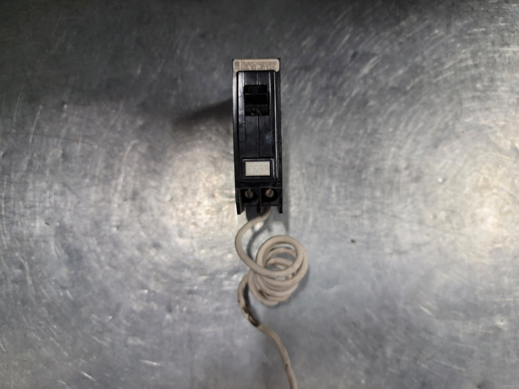 WESTINGHOUSE 15 Amp, 1 Pole, 120 volts Circuit Breaker GFCBB115