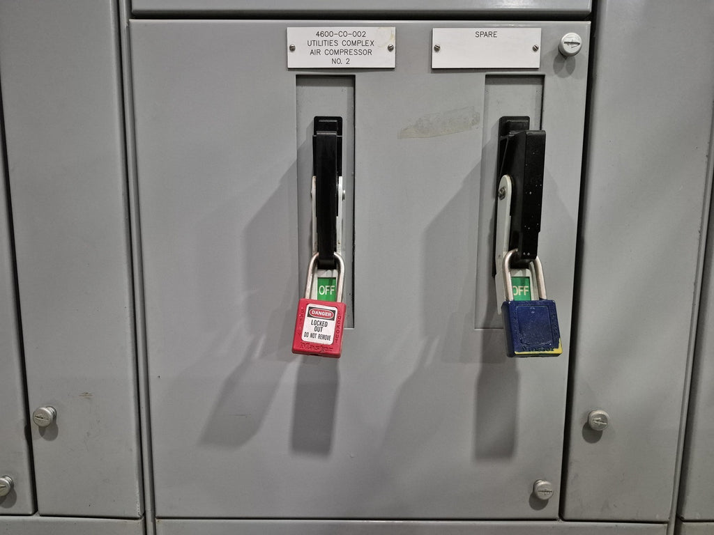 SIEMENS 80 and 15 Amp 3 Pole 600V Circuit Breaker CED63B080 CED63B015 MCC Bucket