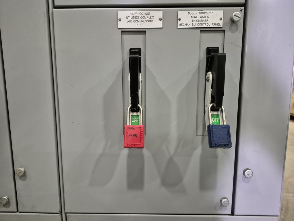 SIEMENS 80 and 15 Amp 3 Pole 600V Circuit Breaker CED63B080 CED63B015 MCC Bucket