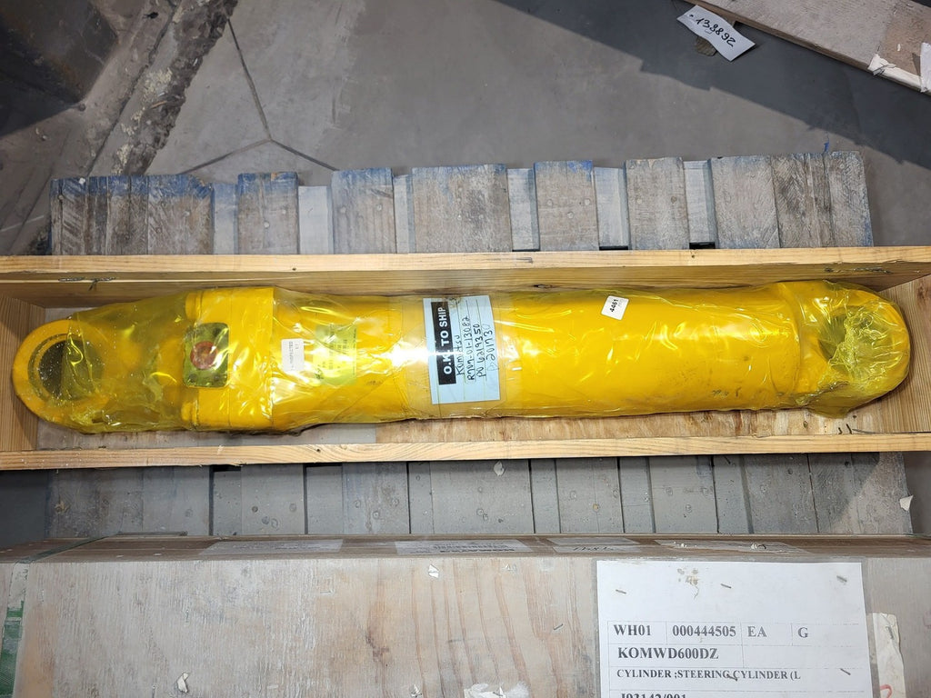 KOMATSU Steering Cylinder Assembly RH R707-01-13082