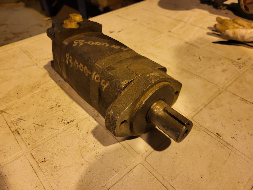 CHAR-LYNN Hydraulic Geroler Disc Valve Motor 104-1228-006
