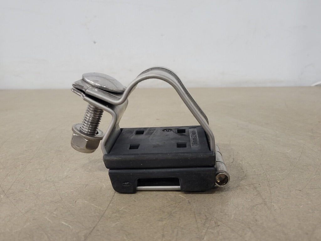 PANDUIT Cable Clamp, Cleat, CCSSTR2632, 26-32mm (Lot of 4)