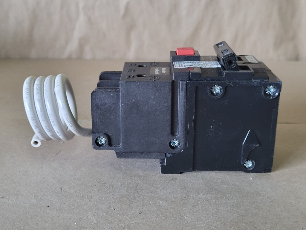 SIEMENS 20 Amp 2 Pole 120/240 Volts GFCI Circuit Breaker QE220H