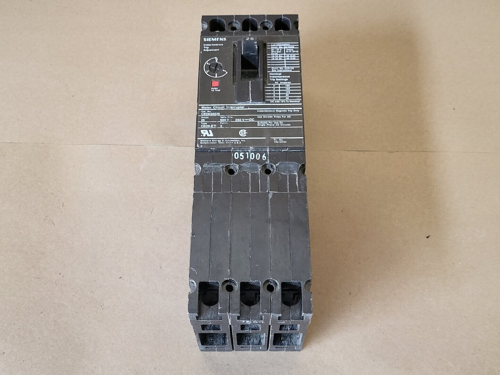 SIEMENS 25 Amp, 3 Pole, 600 Volts Circuit Breaker CED63A025