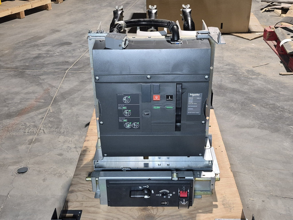 SCHNEIDER ELECTRIC EVOLIS Circuit Breaker 1260A, 7.2kV, 60kV, 31.5kA