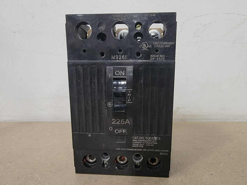 GENERAL ELECTRIC 225 Amp, 3 Pole, 240 volts Circuit Breaker TQD32225