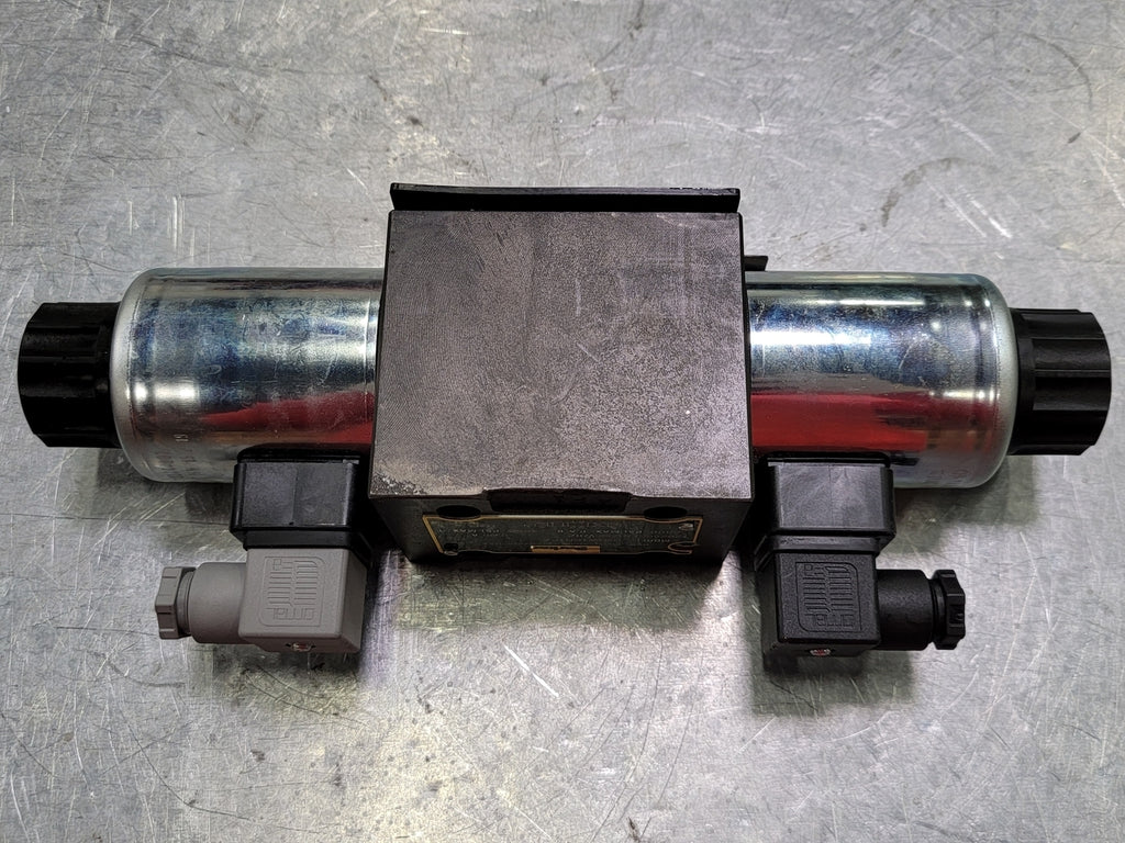 PARKER FILTRATION Hydraulic Solenoid Directional Control Valve D3DW1CNYPZ