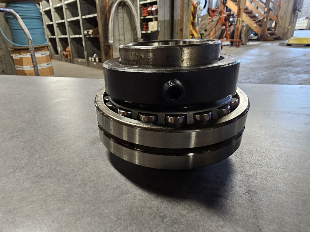 SKF Spherical Roller Insert Bearing 63.5mm ID x 120mm OD x 85.725mm W, 476213-208
