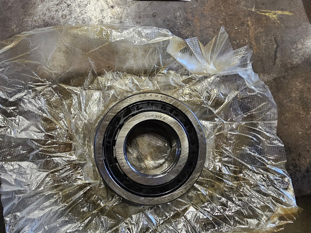 FAG Cylindrical Roller Bearing 65mm ID x 140mm OD x 33mm W, NU313E