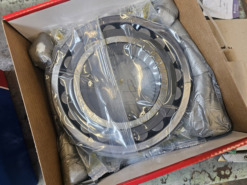 SKF Spherical Roller Bearing 140mm ID x 250mm OD x 68mm W, 22228 CCK/W33
