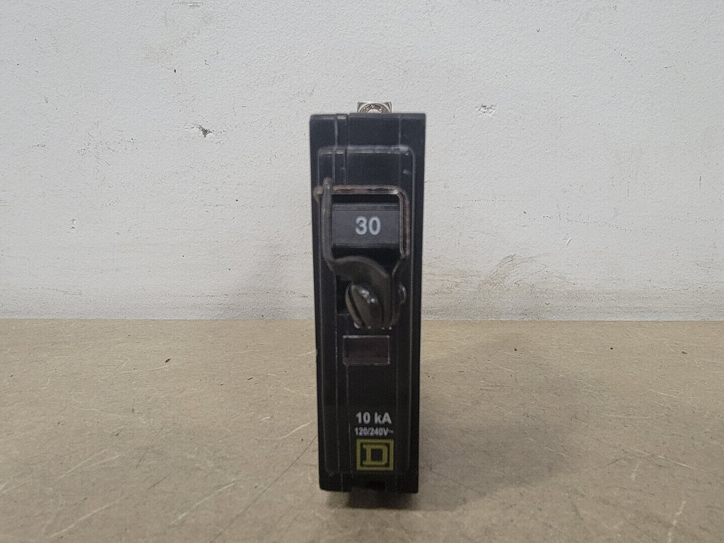 SQUARE D 30 Amp, 1 Pole, 120/240 volts Circuit Breaker QOB130