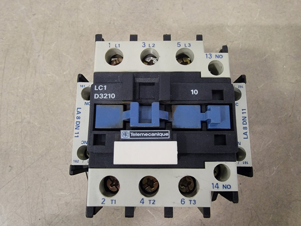 TELEMECANIQUE Contactor LC1-D3210 w/ Auxillary Contact Block LA8DN11