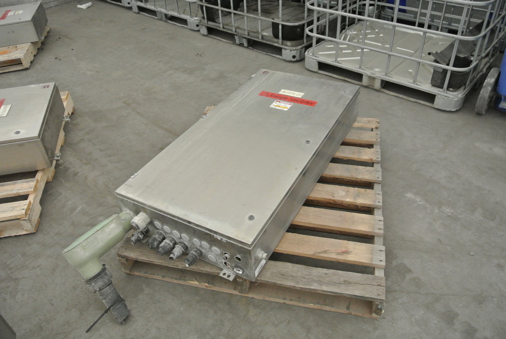 EATON CUTLER-HAMMER Dismantled - ED3200 Panelboard 225A, 120/208V, 42-Circuit w/ Main Breaker