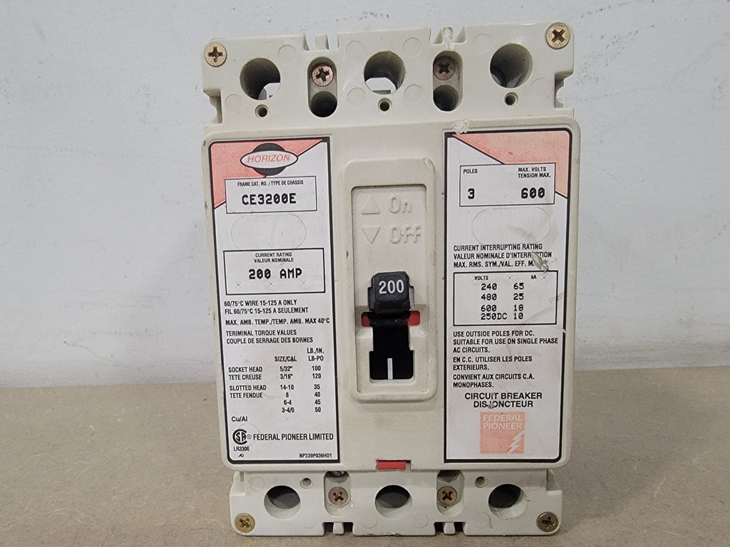 FEDERAL PIONEER 200 Amp, 3 Pole, 600 Volts Circuit Breaker CE3200E