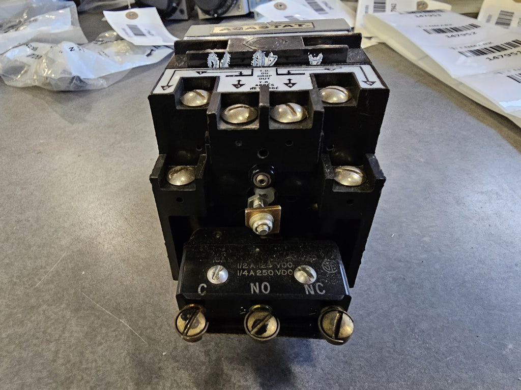AGASTAT 7022 AH Timing Relay 10 Amp, 120 VDC, 3-30 Min. Range
