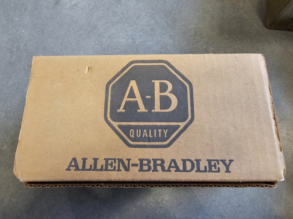 ALLEN-BRADLEY 30 Amps, NEMA Open Control Relay 700-RT99N200A1, Series B