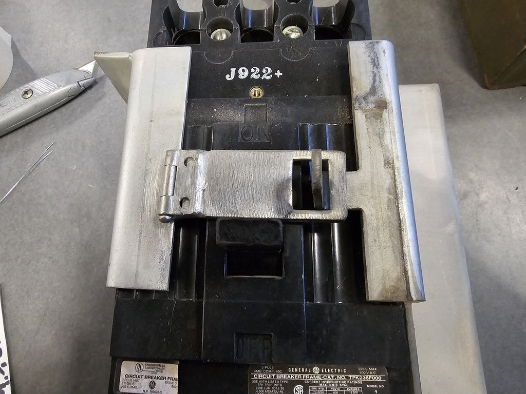 GENERAL ELECTRIC 225 Amp 3 Pole 600 Volt Circuit Breaker TFK236F000 