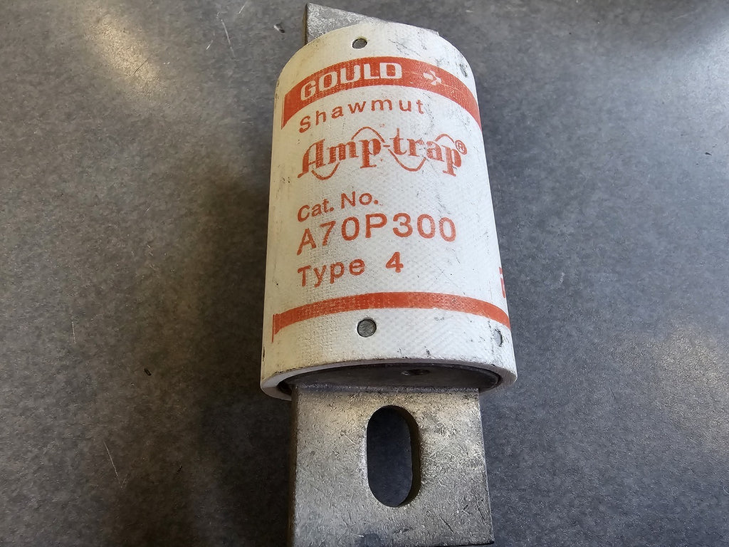 GOULD SHAWMUT 300 Amp 700 VAC Amptrap Fuse A70P300
