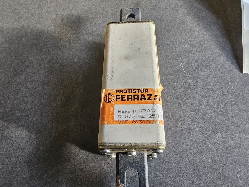 FERRAZ 250 Amp, 750VDC Protistor Fuse D075RC250K1K