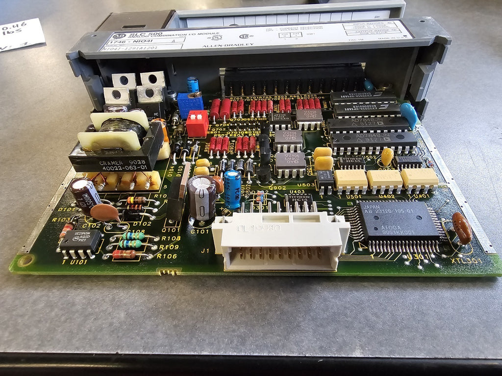 ALLEN-BRADLEY SLC 500 Analog Combination I/O Module 1746-NIO4I