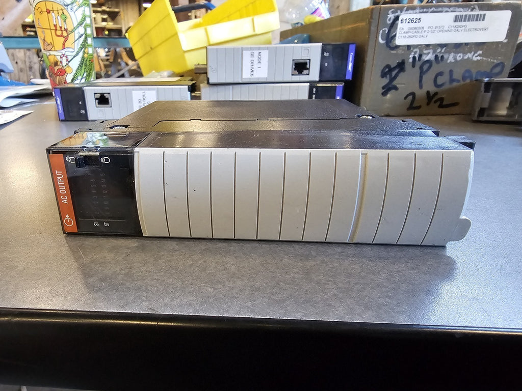 ALLEN-BRADLEY ControlLogix AC Isolated Output 16PT, 120/240 VAC, 1756-OA16I/A
