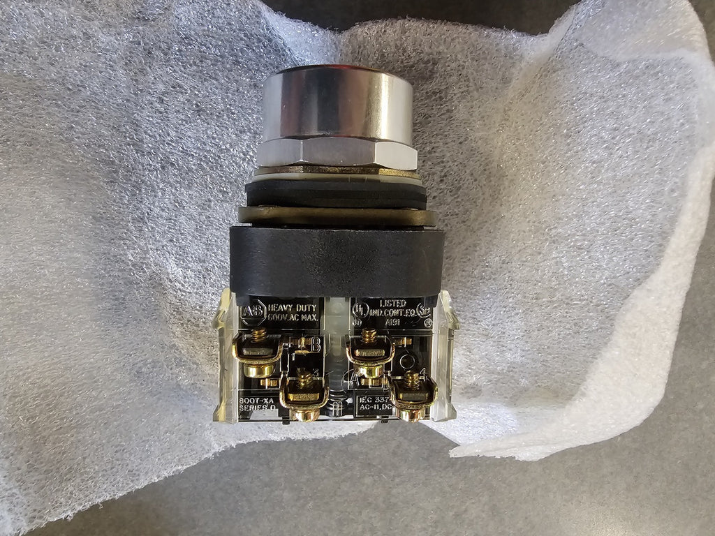 ALLEN-BRADLEY 30mm Momentary Push Button 800T-PB16