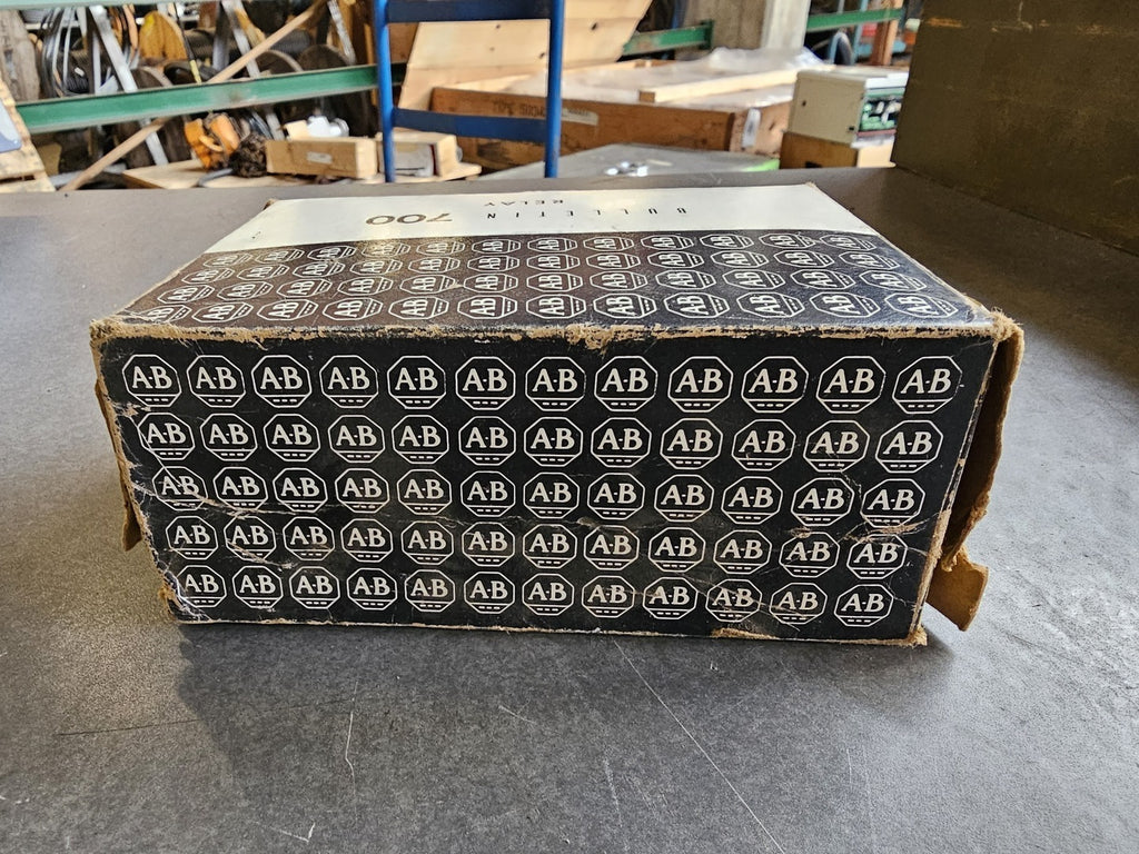 ALLEN-BRADLEY Nema B300 AC Control Relay 700-R000A1 Series B