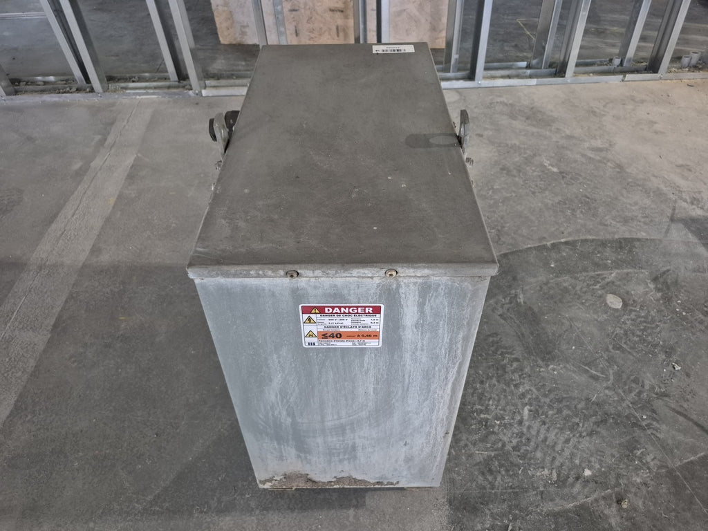 DELTA 45 kVA Transformer 600 pri. volts, 208Y/120 sec. volts CETC0045S001532