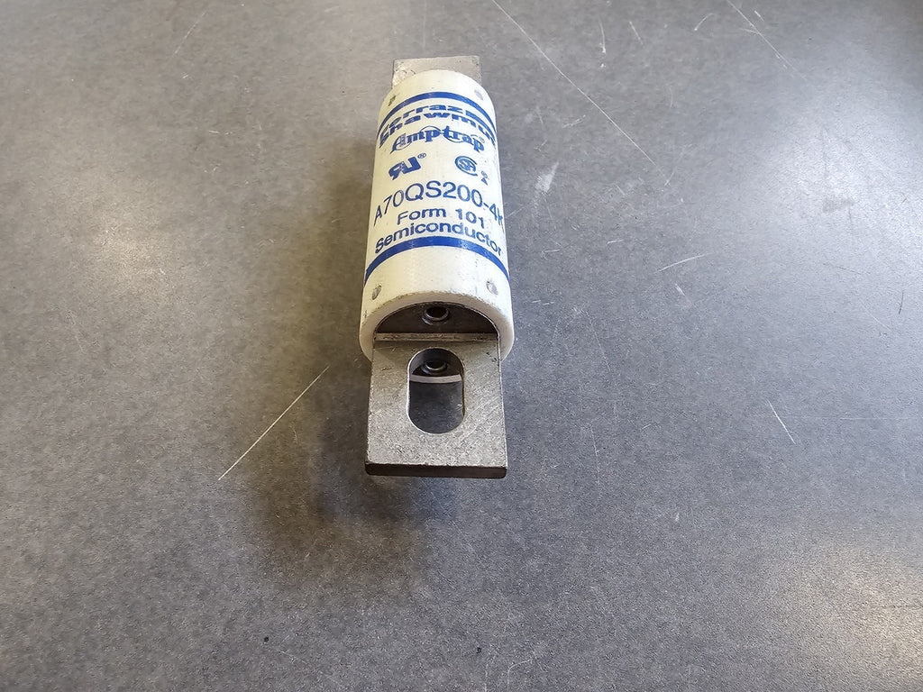 FERRAZ SHAWMUT 200 Amp 700 volts Semiconductor Fuse A70QS200-4K