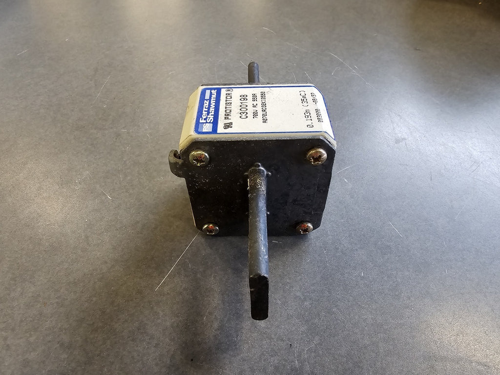 FERRAZ SHAWMUT 550 Amp, 700VAC Square Body Fuse Protistor C300198, A070URD32KI550