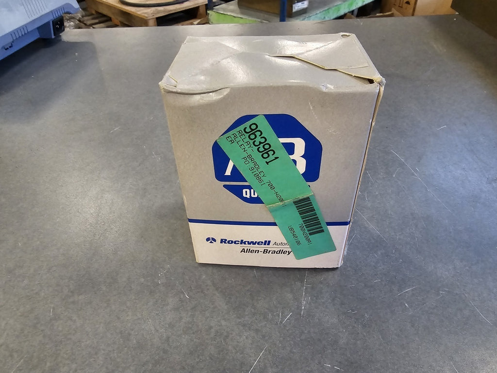 ALLEN BRADLEY 10 Amps, NEMA A300 / P300 Control Relay 700-N200A1, Series C