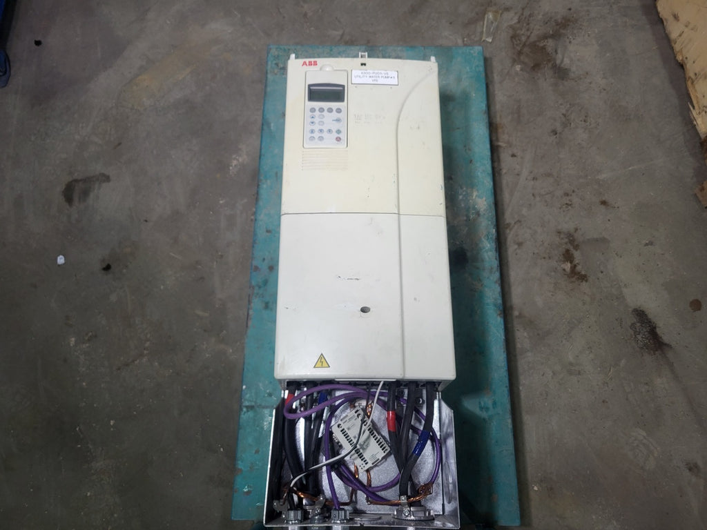 ABB 150 hp, 600 Volt, 3-ph VFD ACS800-ITTU1-0175-7+P901