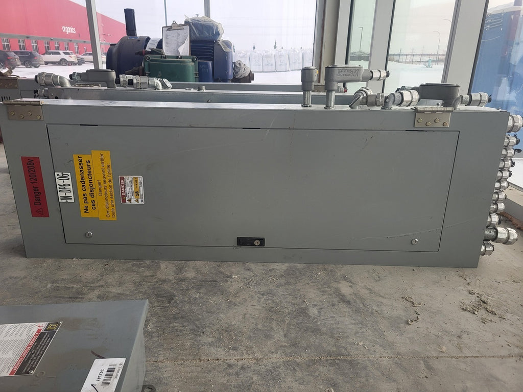 CUTLER-HAMMER Dismantled - PRL1A Panelboard 225A, 120/208VDC, 30-Circuit Distribution