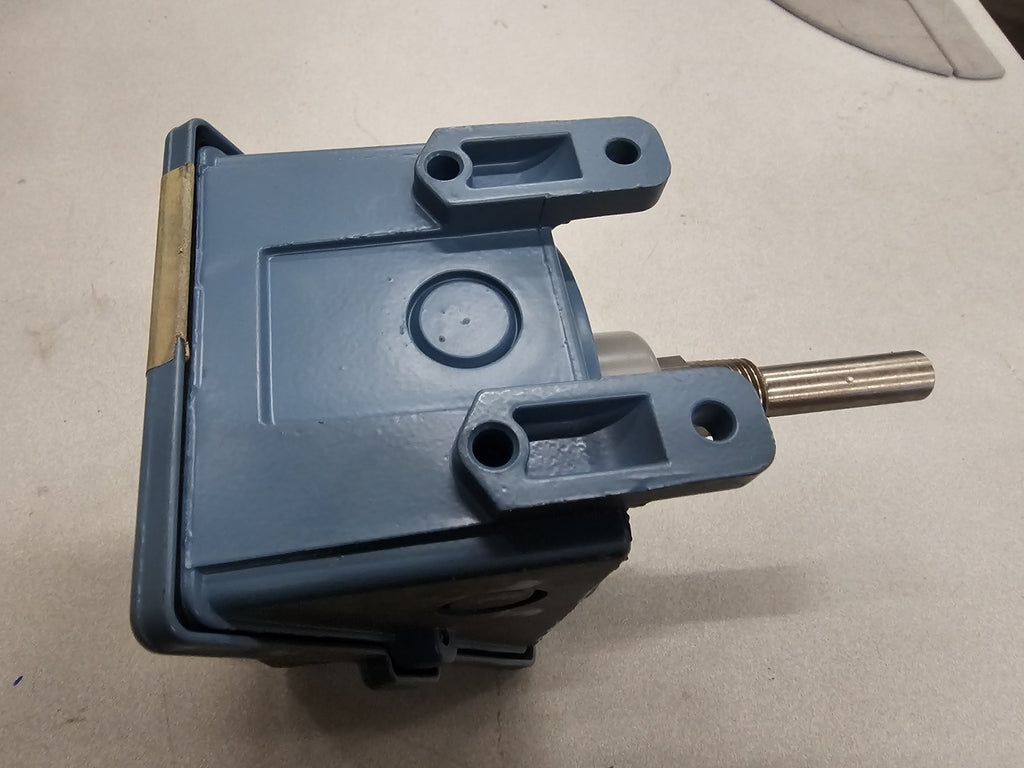 UNITED ELECTRIC CONTROLS Temperature Switch B403-120
