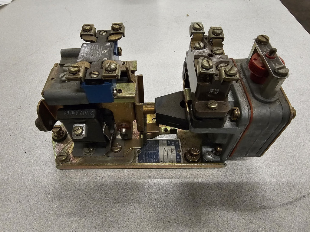 SQUARE D 9050-B02E Time Delay Relay 6 Amps, 120 VDC, 0-3 Min.. Range