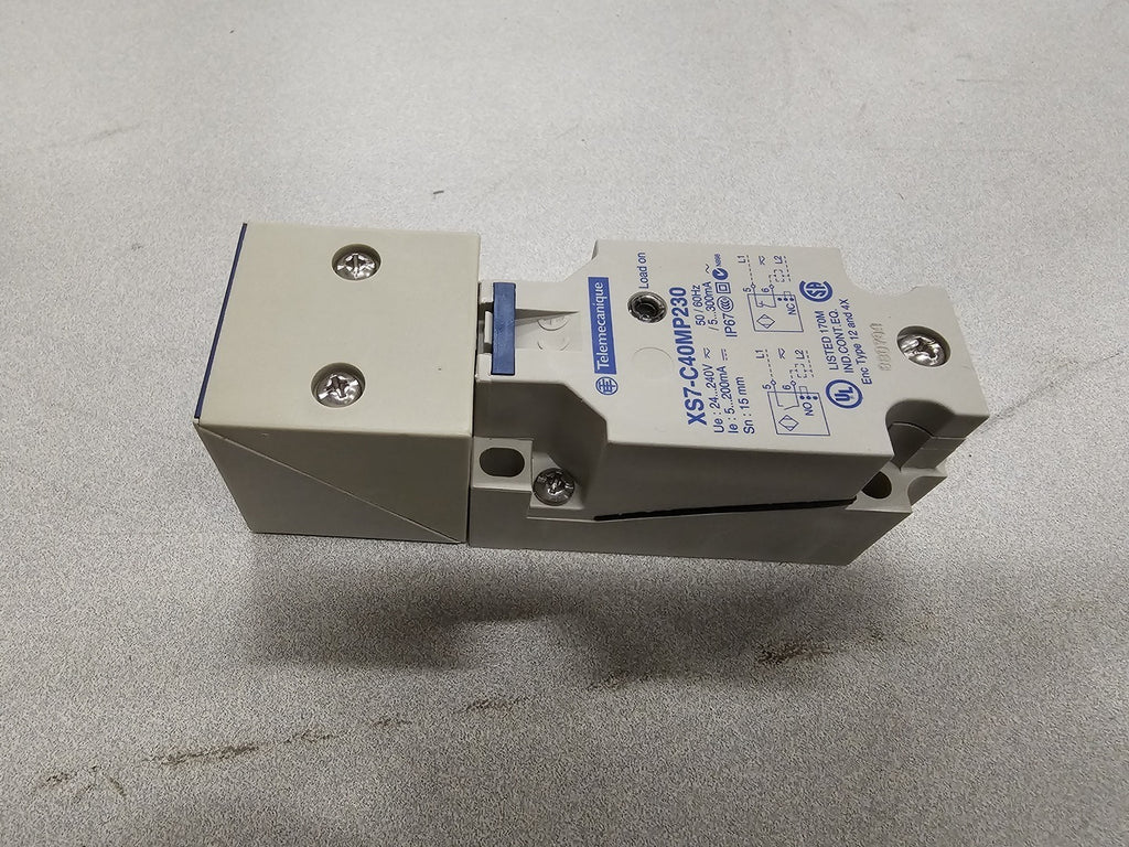 TELEMECANIQUE Proximity Switch Sensor XS7-C40MP230