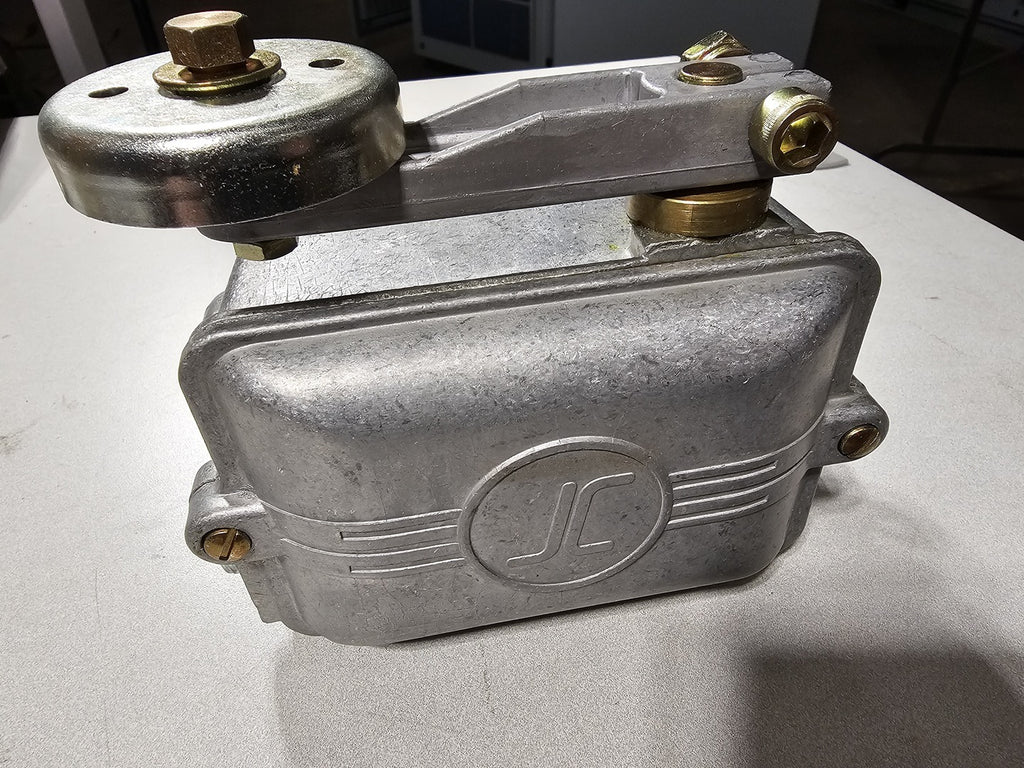 JOSLYN CLARK Heavy Pilot Duty Limit Switch NEMA 1, 25A, 600VAC HLA-2