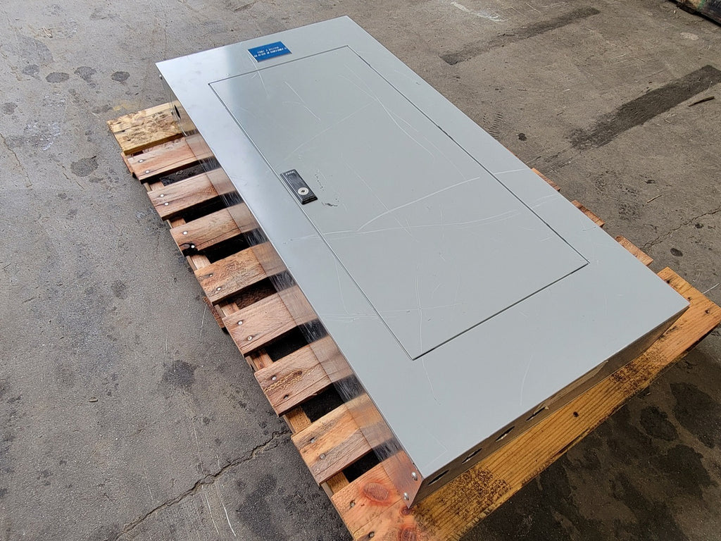 CUTLER-HAMMER YS20C42 Power-R-Line Panelboard 225A, 120/208V, 42-Circuit Power Distribution