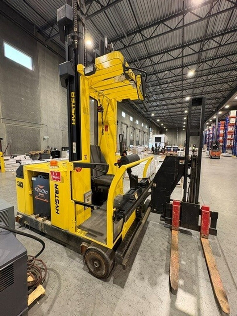 HYSTER 3,000 lb Electric Narrow Aisle Lift Truck V30XMU