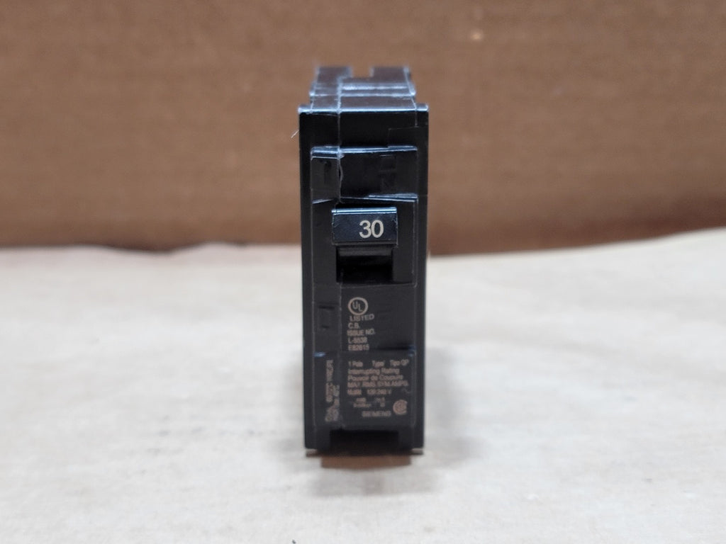 SIEMENS 30 Amp, 1 Pole, 120/240 Volts Circuit Breaker Q130