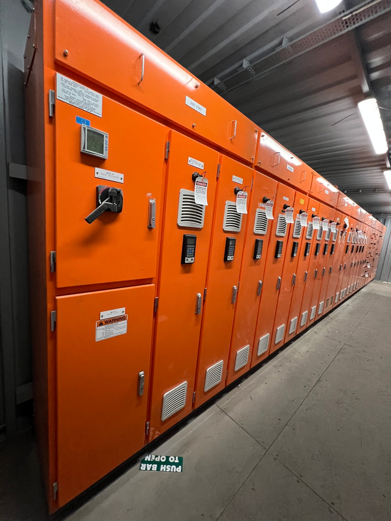 MV MANUFACTURING GROUP 800A Motor Control Center MCC, 575V, 800A Bus, Form 4A, IP42 Enclosure