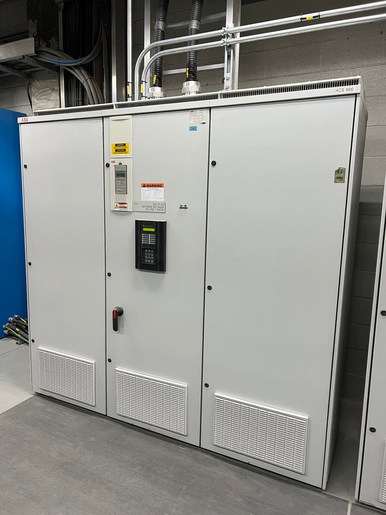 ABB VFD Unit ACS627-0760-6-00HM1204932B, 0-575VAC, 0-300hz, 3 Sections