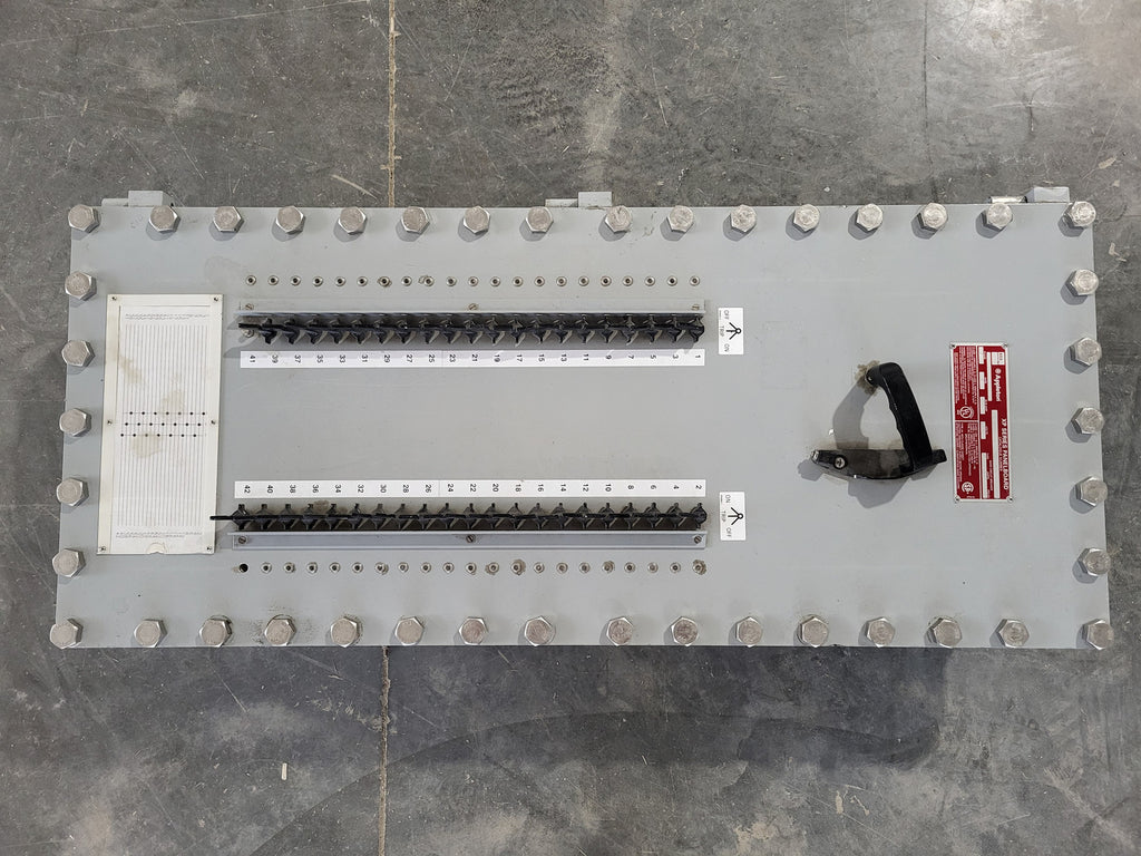 APPLETON 225 Amp, 120/208V, 3Ph, 42 Circuits Panelboard XPE32252B.J382