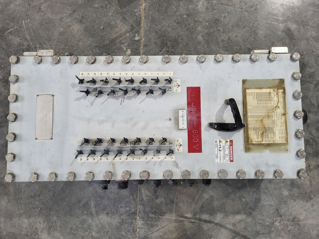 APPLETON 225 Amp, 347/600 Volts, 3-Ph, 30 Circuits Panelboard XPE32256B.T147