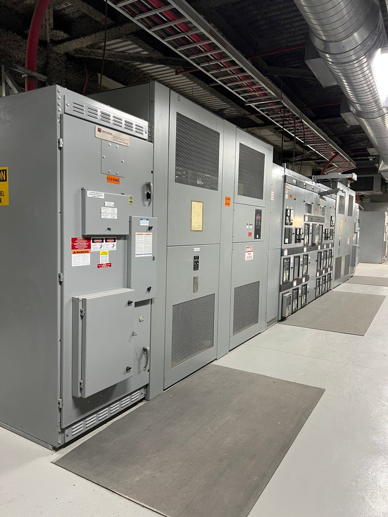 CUTLER-HAMMER / LG LV Double-Ended Unit Substation - 2 x 2000/3000kVA, 13.8kV Transformers w/ 600V MAGNUM DS Switchgear